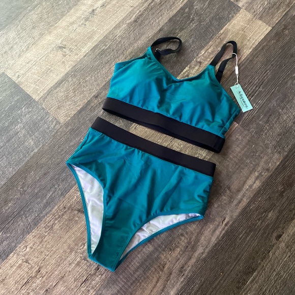 Adisputent High Waisted Biking Set - Picture 4 of 9